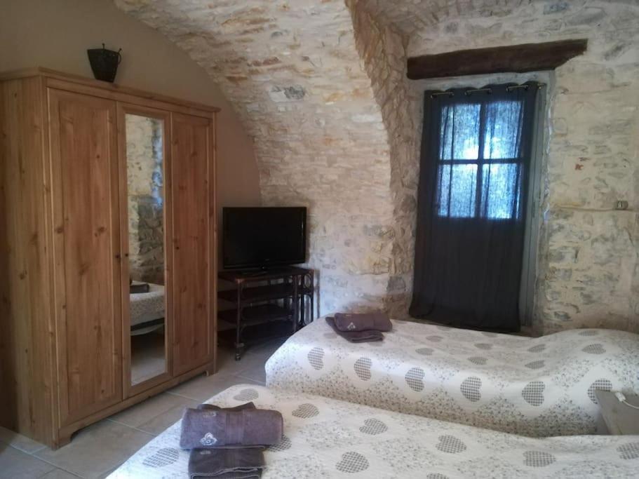 Gite De Charme 80 M², Piscine, Proche D'Uzes. Vezenobres Extérieur photo
