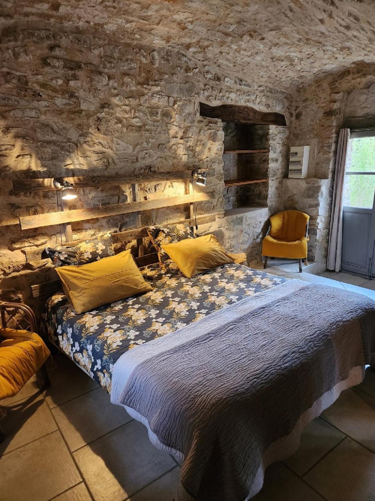 Gite De Charme 80 M², Piscine, Proche D'Uzes. Vezenobres Extérieur photo